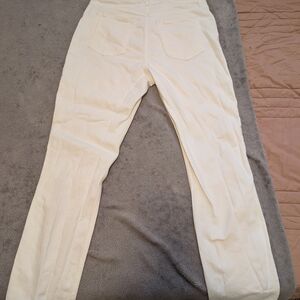 Abercrombie & Fitch Women's Off-White Straight Leg Jeans